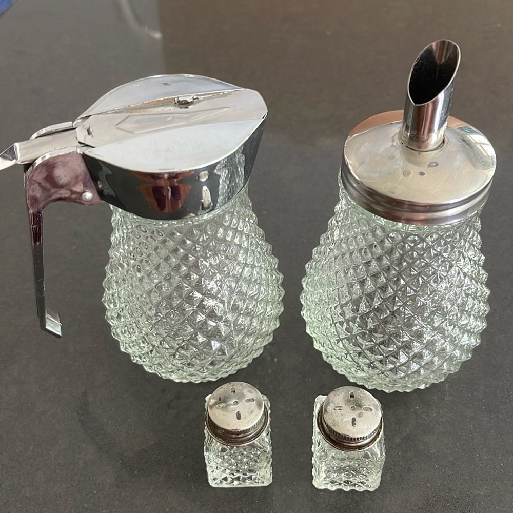 VINTAGE INDIANA GLASS CLEAR DIAMOND POINT 4 pc SET! Syrup, Sugar Salt & Pepper